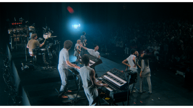 『ストップ・メイキング・センス 4Kレストア』Credit_ By Jordan Cronenweth. Courtesy of A24.