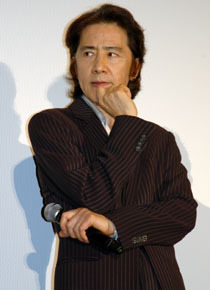 苦手という舞台挨拶もダンディーにこなした田村正和