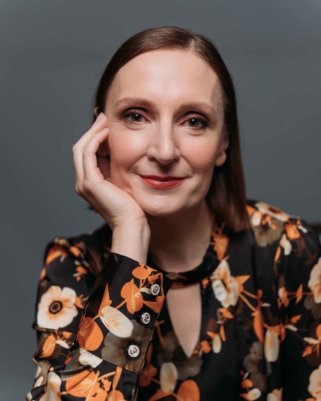 ノラ・トゥーミー監督