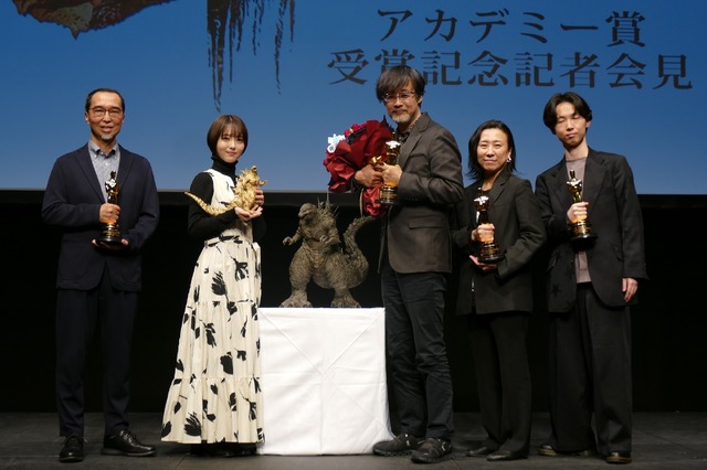 山崎貴監督、渋谷紀世子、高橋正紀、野島達司、浜辺美波／『ゴジラ－1.0』凱旋記者会見