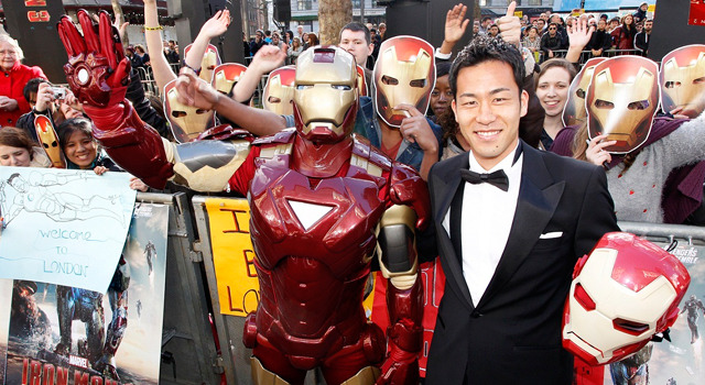 アイアンマンスーツ“マーク42”＆吉田麻也（サウサンプトンFC）／『アイアンマン3』UKプレミア