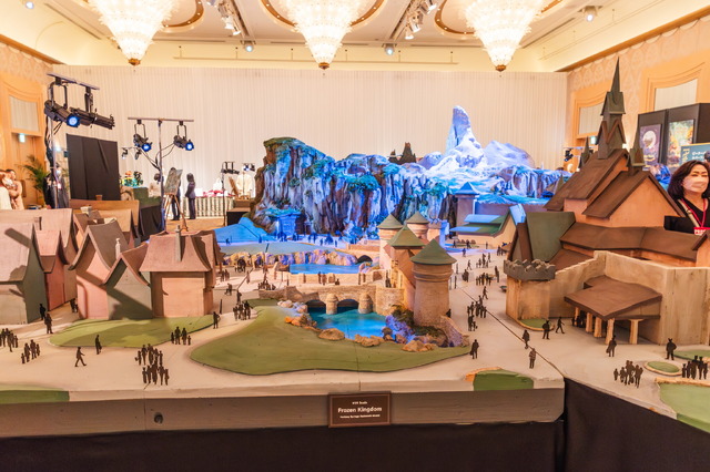 『アナと雪の女王』の物語を体験！新アトラクション「アナとエルサのフローズンジャーニー」に注目