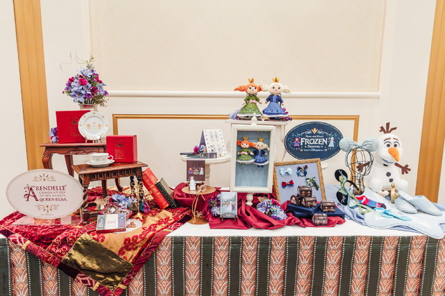 『アナと雪の女王』エリアの新アトラクション、「アナとエルサのフローズンジャーニー」をテーマにしたグッズが新登場！