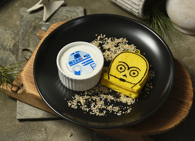 ＜R2-D2＆C-3PO＞フルーツヨーグルト＆ブレッド（税込1,790円）