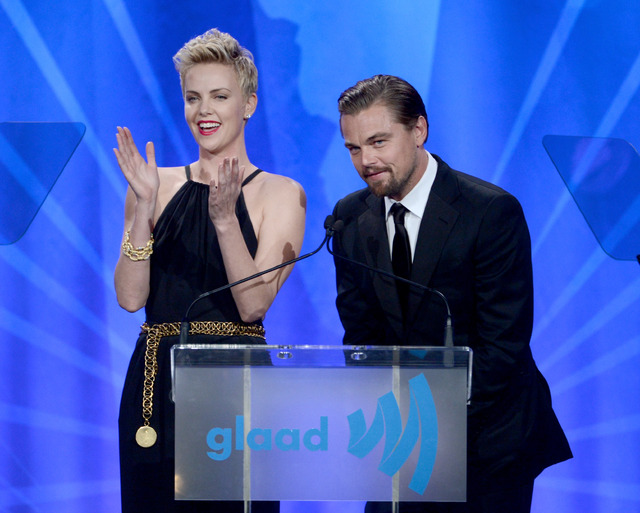 プレゼンターを務めるシャーリーズ・セロンとレオナルド・ディカプリオ -(C) Getty Images