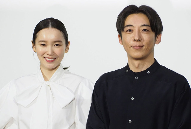 飯豊まりえ、高橋一生「岸辺露伴は動かない」試写会・出演者会見