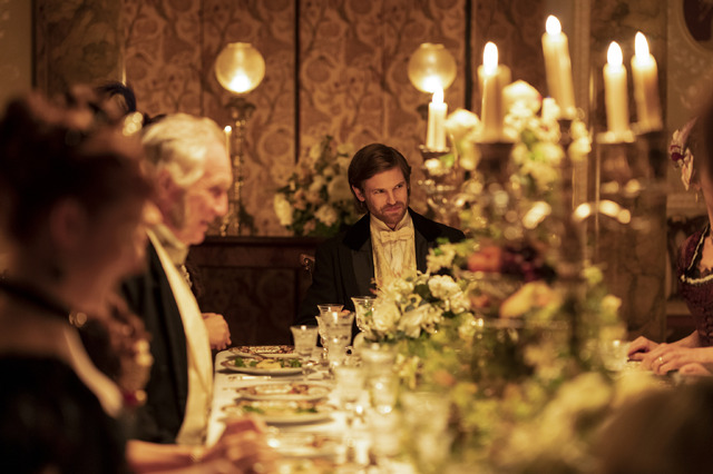 「ベルグレービア 新たなる秘密」© Carnival Film & Television Limited 2023.