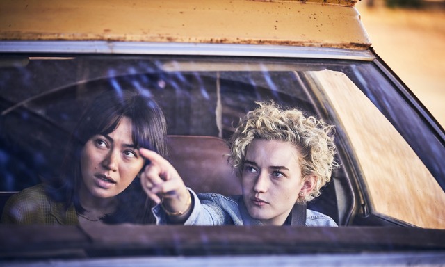 『ロイヤルホテル』© 2022 Hanna and Liv Holdings Pty. Ltd., Screen Australia, and Create NSW