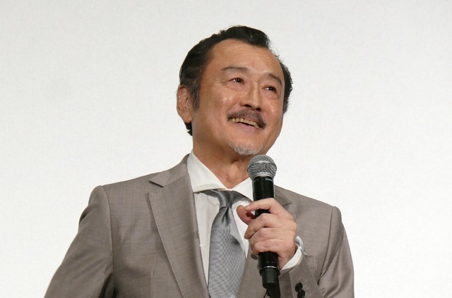 吉田鋼太郎