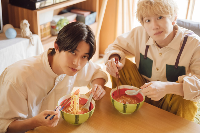 『アキはハルとごはんを食べたい ２杯目！』オフショット　©たじまこと／竹書房・「アキハル２杯目！」製作委員会