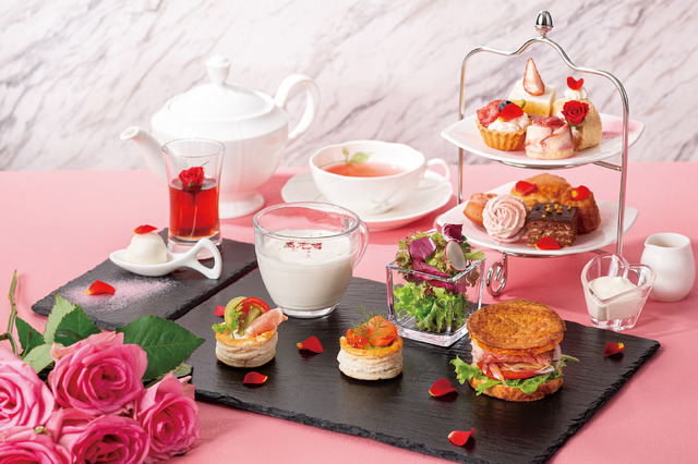 バラ香るスイーツで華やかなひととき　東京ベイ舞浜ホテルのブルガリアンローズ アフタヌーンティーを実食