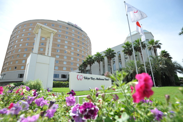 バラ香るスイーツで華やかなひととき　東京ベイ舞浜ホテルのブルガリアンローズ アフタヌーンティーを実食