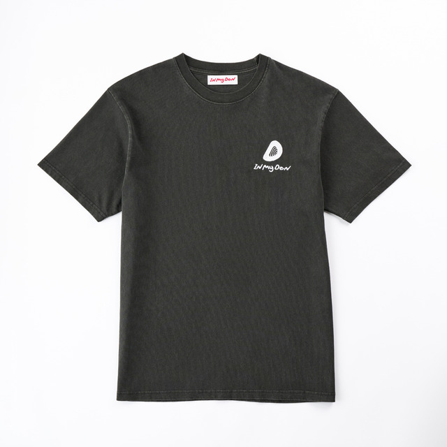 「IN MY DEN」Tシャツ(DEN)