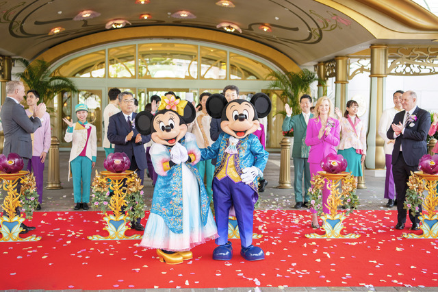 開業セレモニーの様子