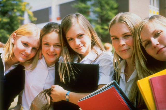 『ヴァージン・スーサイズ』 ©1999 by Paramount Classics, a division of Paramount Pictures. All Rights Reserved.