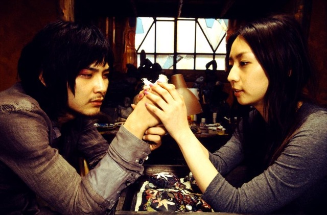 『恋の門』©2004「恋の門」製作委員会