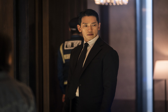 「レッド・スワン」© 2024 Disney and its related entities