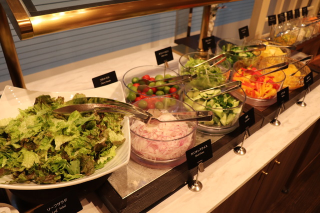 人気のローストビーフに“鉄板”シーフードまで！浦安ブライトンホテル東京ベイのビュッフェレストランで夏を味わう
