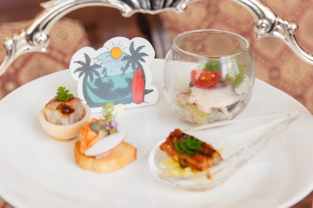 「ドリーマーズ・ラウンジ」（ロビーラウンジ）、東京ディズニーランドホテル・サマーダイニング　アフタヌーンティーセット¥6,000