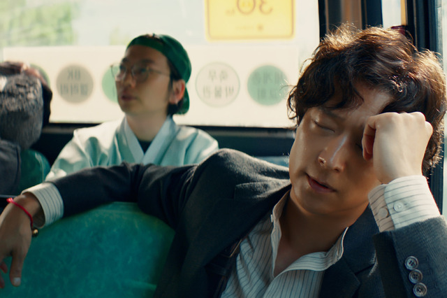 『憑依』© 2023 CJ ENM Co., Ltd., FILMMAKERS R&K ALL RIGHTS RESERVED