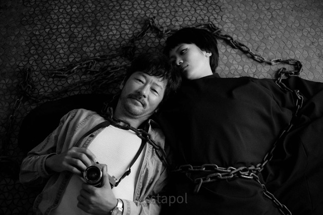 『レイブンズ』特写　©️ Mark Gill 2024