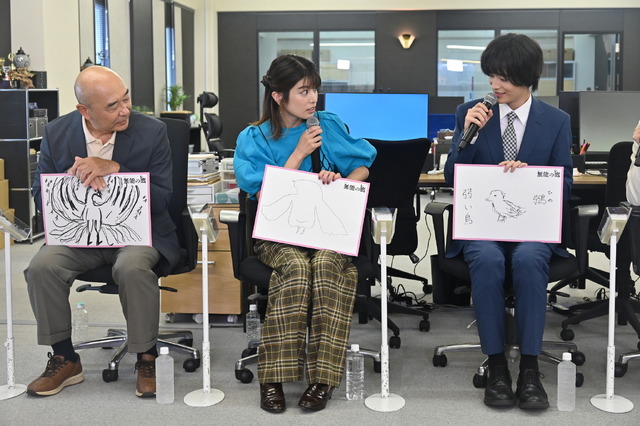 「無能の鷹」囲み取材会