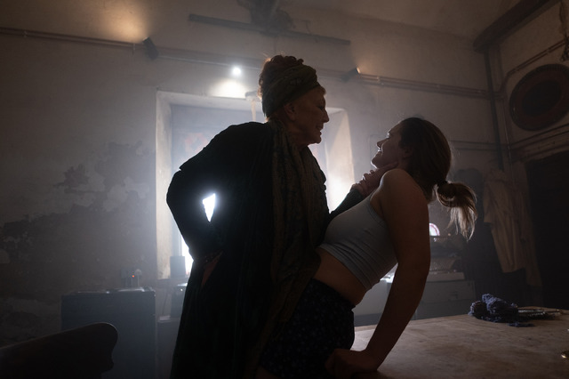 『邪悪な国のアリス』© LYTTON BROS. PICTURES LIMITED 2023