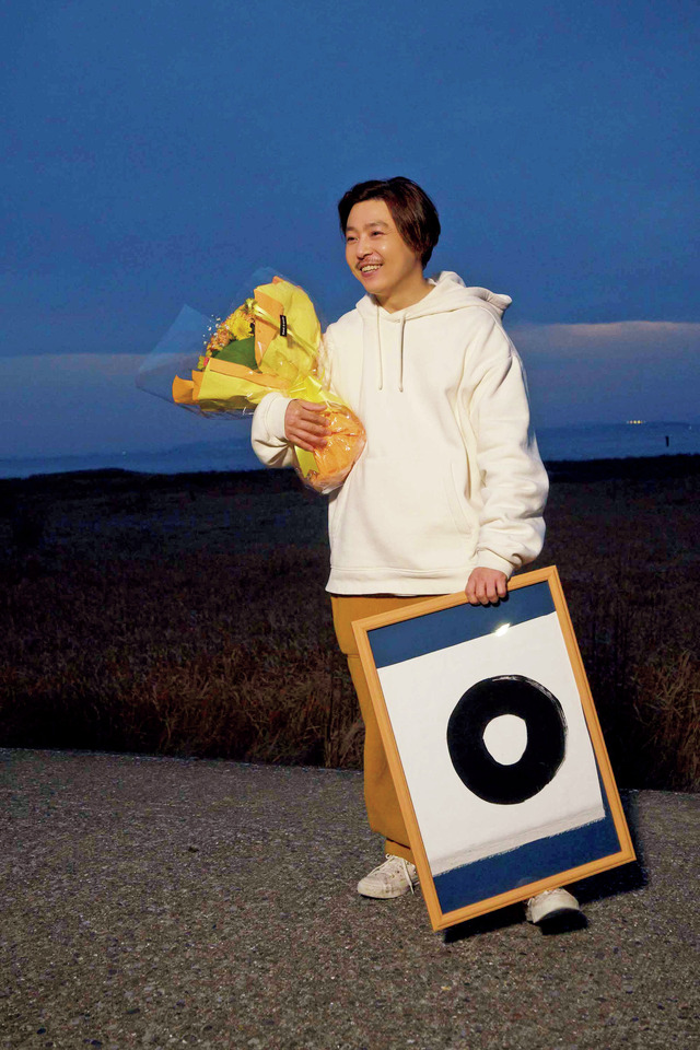 『まる』クランクアップ© 2024 Asmik Ace, Inc.