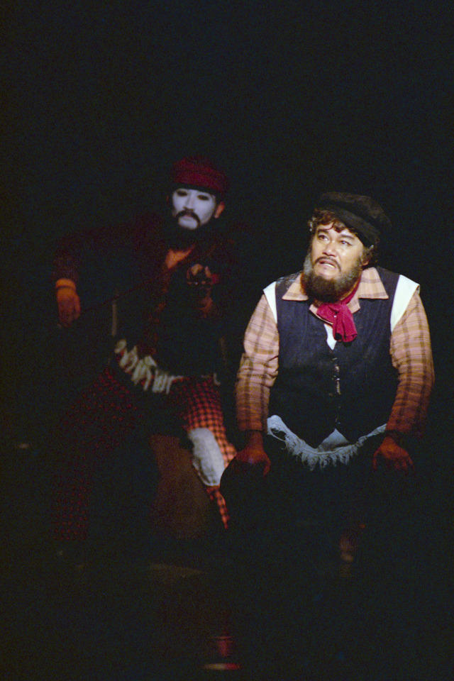 ミュージカル「屋根の上のヴァイオリン弾き」（C）東宝演劇部