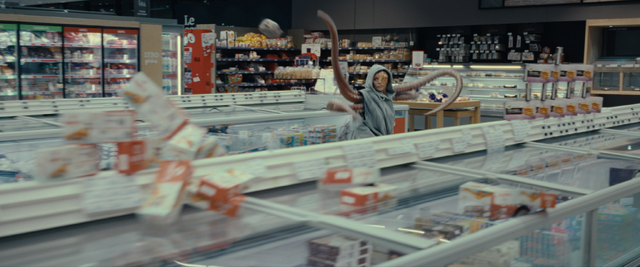 『動物界』© 2023 NORD-OUEST FILMS - STUDIOCANAL - FRANCE 2 CINÉMA - ARTÉMIS PRODUCTIONS.