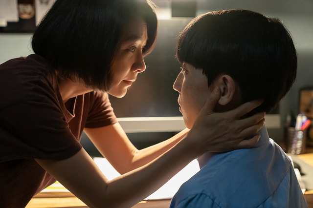 『満ち足りた家族』©2024 HIVE MEDIA CORP & MINDMARK ALL RIGHTS RESERVED