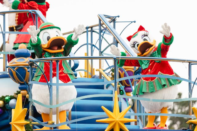 サンタクロースとホリデーをお祝い！TDS「ディズニー・クリスマス・グリーティング」