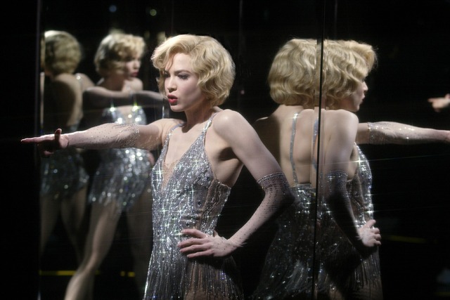 『シカゴ』TM & ©2003 by Paramount Pictures Corporation. All Rigts Reserved.