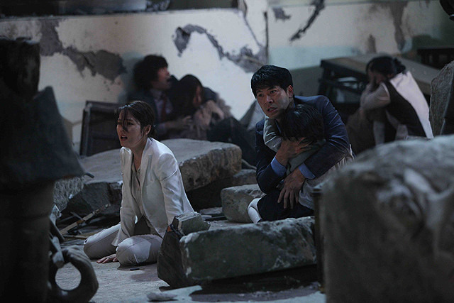 『ザ・タワー 超高層ビル大火災』 -(C) 2012 CJ E＆M CORPORATION, ALL RIGHTS RESERVED