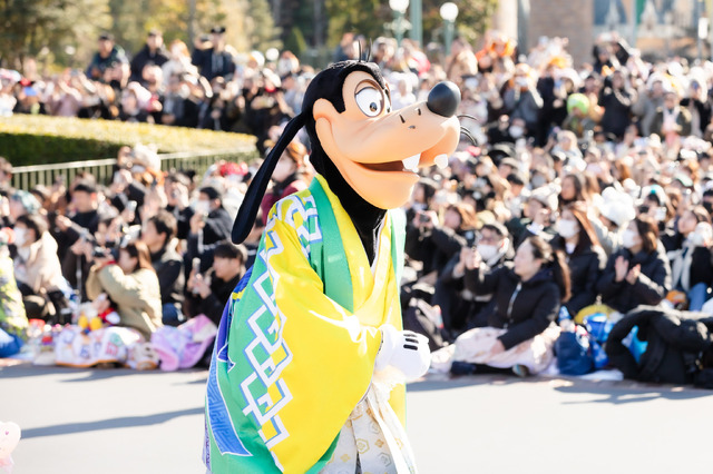 ミッキー＆ミニーが和服姿で新年のごあいさつ！お正月のスペシャルイベント盛大に開幕
