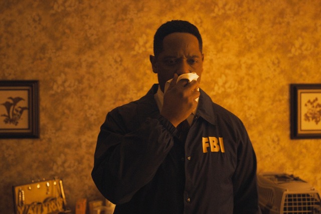 『ロングレッグス』© MMXXIII C2 Motion Picture Group, LLC. All Rights Reserved.