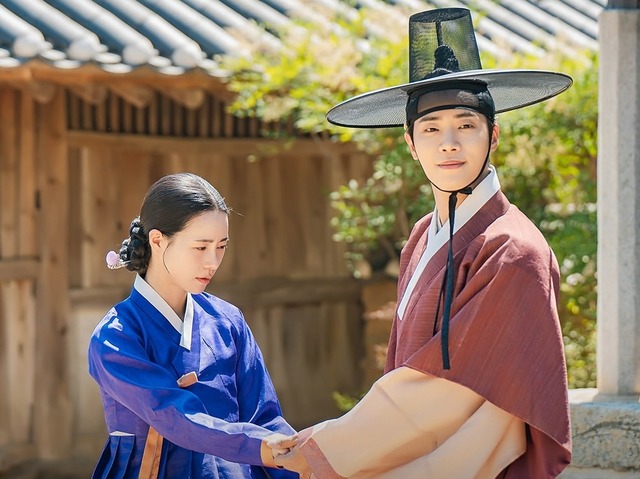 最高のチームワーク誇る時代劇『オク氏夫人伝』のオフショット公開！“みんな仲良しすぎる”