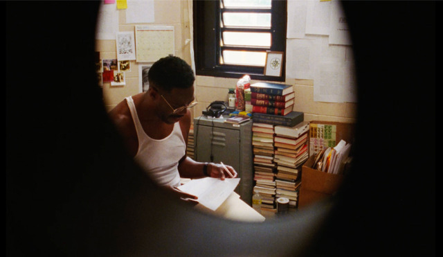 『シンシン／SING SING』© 2023 DIVINE FILM, LLC. All rights reserved.