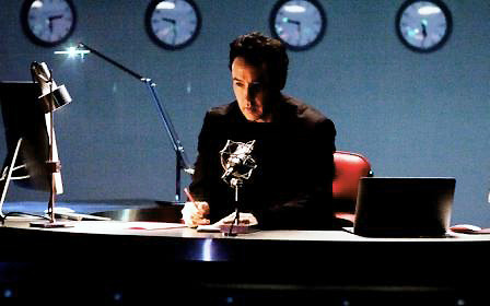 『殺しのナンバー』 -(C) 2012 MMXII Numbers Station Films Ltd. All Rights Reserved.