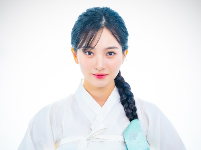 『7番房の奇跡』子役カル・ソウォン成長した姿に感嘆！韓服が映し出す優雅な美貌