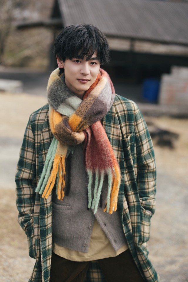 「小林虎之介1st写真集」（仮）©KADOKAWA／写真：藤本和典