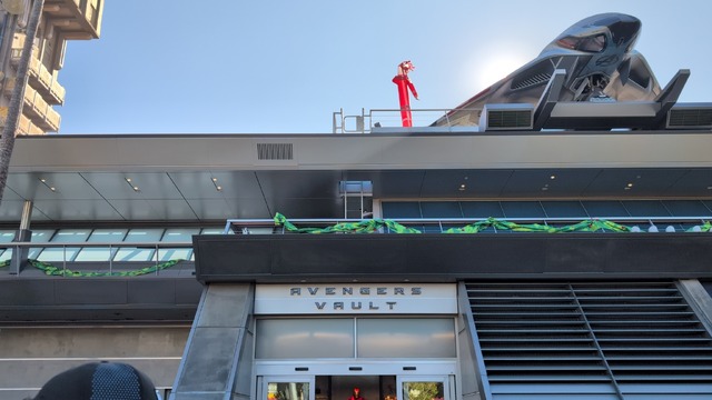 クリスマス時期にはホリデーバージョンに（2024年12月　編集部撮影）