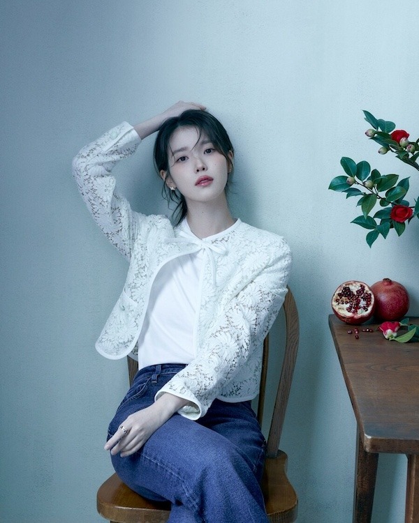 IU