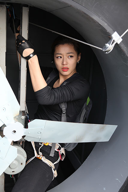 『10人の泥棒たち』 -(C) 2012 SHOWBOX/MEDIAPLEX AND CAPER FILM ALL RIGHTS RESERVED.