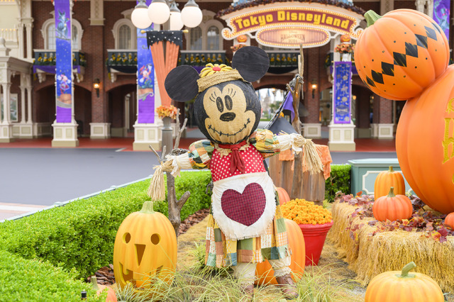 今年の“Dハロ”は全身仮装の対象外期間あり！「ディズニー・ハロウィーン」開催中の約2週間（写真は昨年の様子