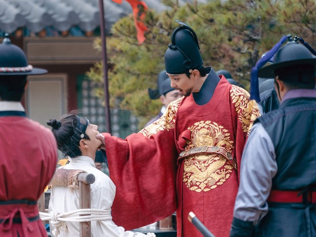 緊迫する『コッソンビ』で暴君を倒した後に誰が新しい王座につくのか