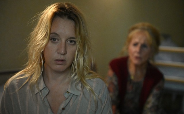 『秋が来るとき』ポスタービジュアル© 2024 – FOZ – FRANCE 2 CINEMA – PLAYTIME