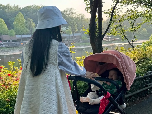 “推し”だった韓国スターと結婚した日本人女性、3人家族の幸せな瞬間を披露「幸せの価値が私たちが決める」【PHOTO】