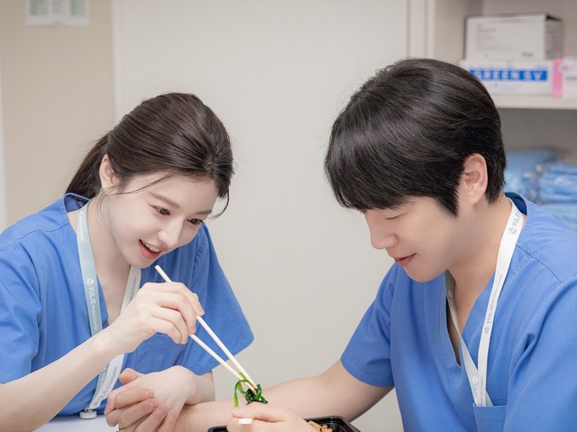 “ヒットの証”『いつかは賢いレジデント生活』チームが放送終了記念でバリ島へ！