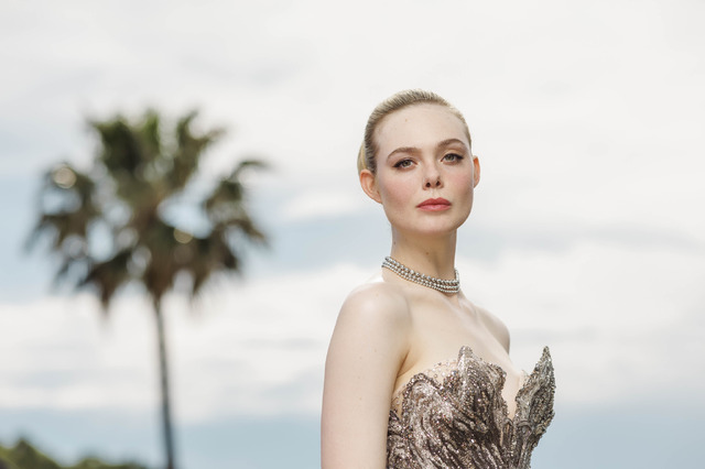エル・ファニング Photo by Claire-Lise Havet/Getty Images for L'Oreal
